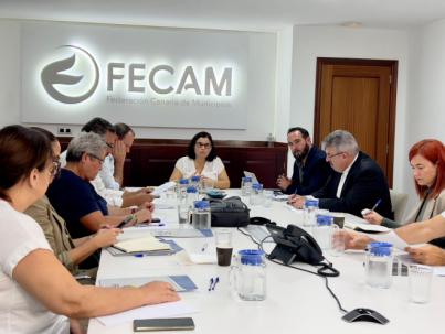 Gobierno y FECAM acuerdan establecer una nueva Ley de seguridad en playas