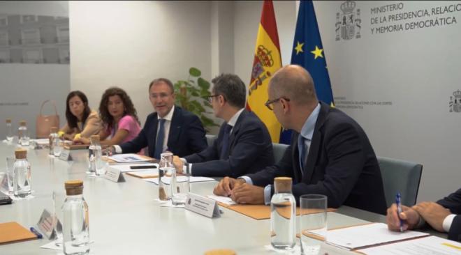 Reunión para acelerar las soluciones a los gases de Puerto Naos y La Bombilla