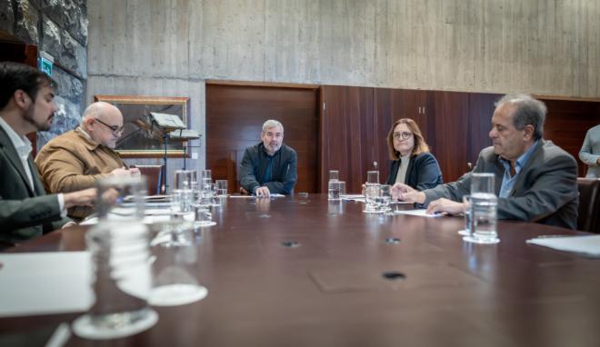 Canarias urge a los ministerios a tratar la situación de los menores no acompañados