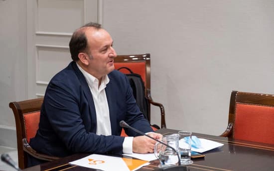 Fernández de la Puente urge a la introducción de medidas para erradicar la cochinilla mexicana del Archipiélago