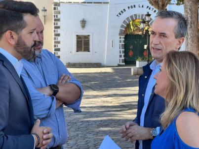 Dávila exige al Consejo de Ministros que ponga los cuarteles de La Laguna a disposición de la ciudadanía