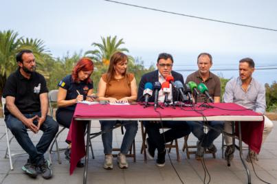 El incendio de La Palma sigue activo pero la evolución ha sido favorable durante la noche