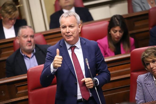 Franquis acusa al Gobierno canario de estar “al servicio” del PP