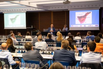 Más de 60 catadores profesionales conocen la excelencia de los vinos de Tenerife de la mano de Pedro Ballesteros