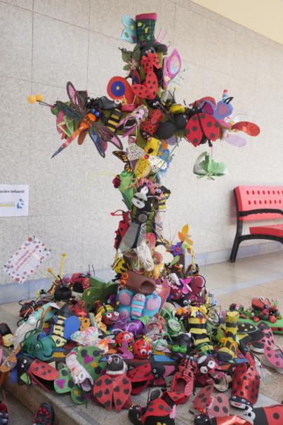 Las Fiestas de Mayo reconocen a las mejores cruces escolares con material reciclado