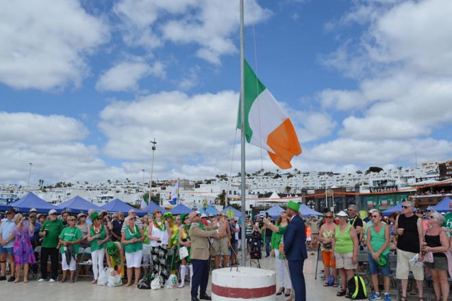 Una ‘marea verde’ recorre Puerto del Carmen para celebrar el St. Patrick
