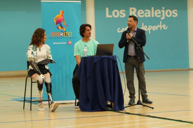 La deportista Sarah Almagro, amputada de todas sus extremidades, no deja a nadie indiferente en Los Realejos