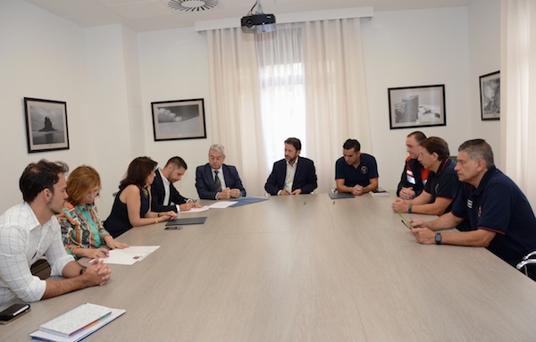 El Consorcio de Bomberos de Tenerife firma el acuerdo de fin de huelga