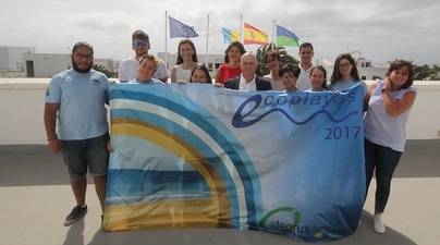 Playa Grande recibe la primera bandera Ecoplaya en su historia