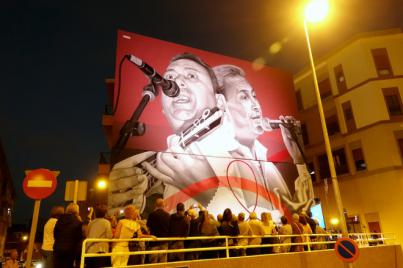 Santa Cruz rinde homenaje a Manolo Mena con un mural en su barrio de Barranco Grande