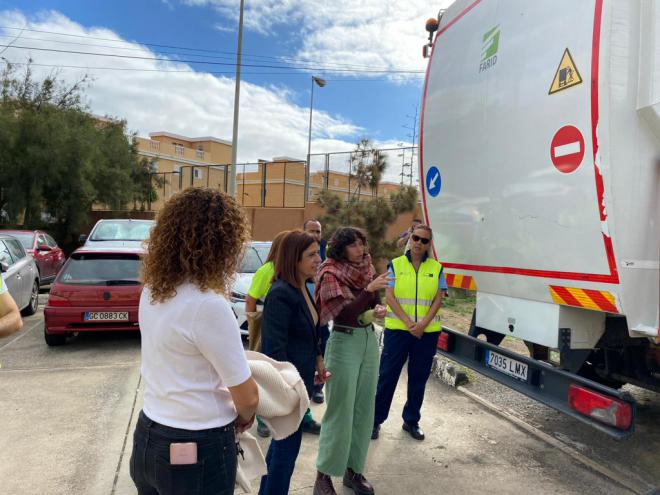 La alcaldesa anima a los estudiantes a reciclar para no contaminar al planeta