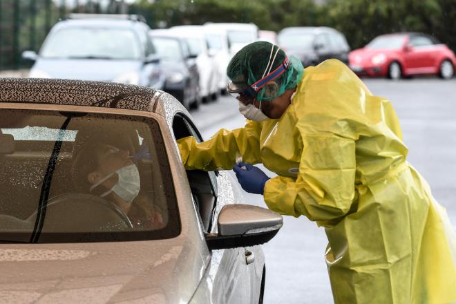 Sanidad notifica 1.630 casos de COVID-19 y cuatro fallecimientos