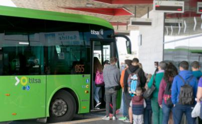 Más de 87.000 personas se benefician del transporte público gratuito en Tenerife