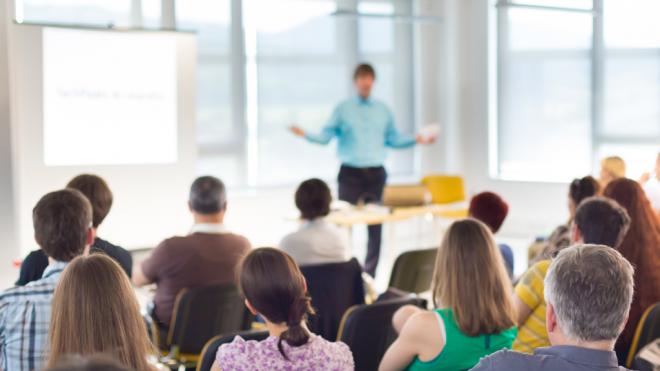 El Gobierno restringirá los contratos de formación