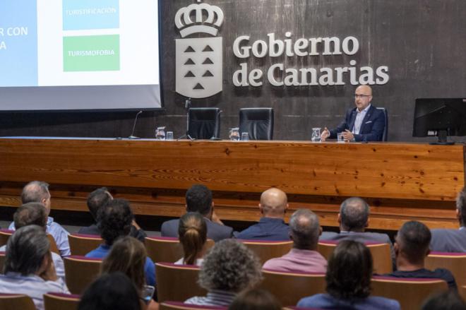 Jornada sobre la consulta pública de la Ley del uso turístico de viviendas