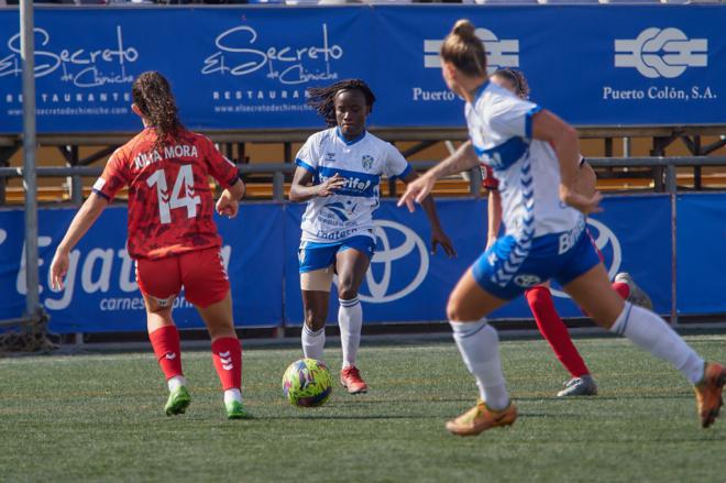 UDG Tenerife no obtiene premio ante el Levante Las Planas