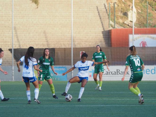 La UDG Tenerife B logra un importante empate ante el segundo clasificado
