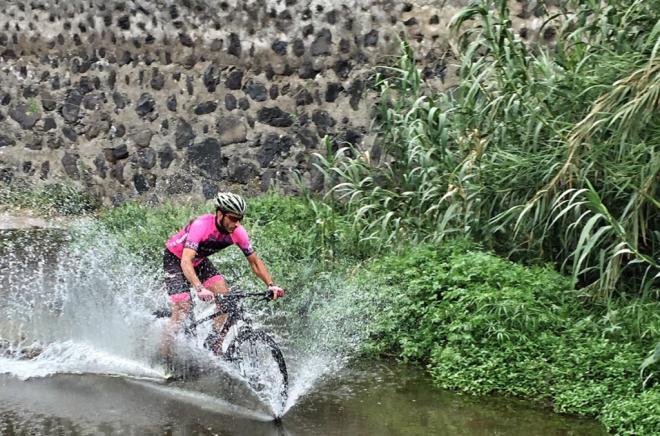 75 ciclistas participan en el II XC Villa de Hermigua