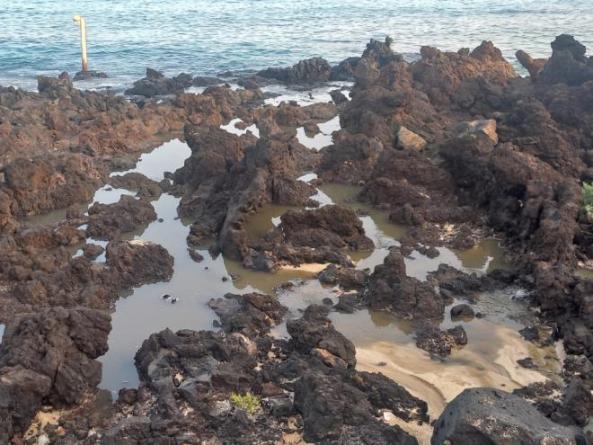 Haría cierra al baño la costa de Punta Mujeres por un nuevo vertido de aguas fecales