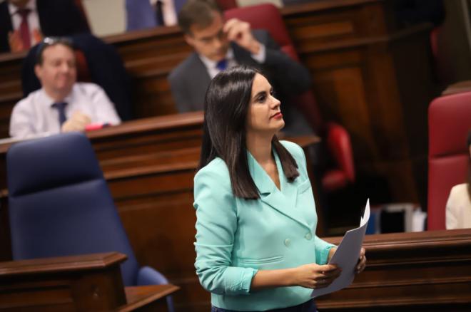 Espino propone una batería de medidas para que los canarios puedan pagar sus facturas y llegar a fin de mes