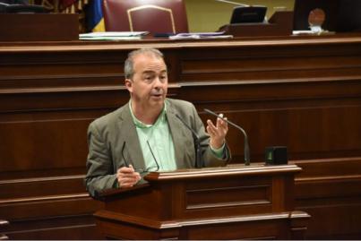 Francisco Déniz afirma que el macromuelle de Agaete es la marca del “desarrollismo agresivo y violento” que impulsa el Gobierno de CC