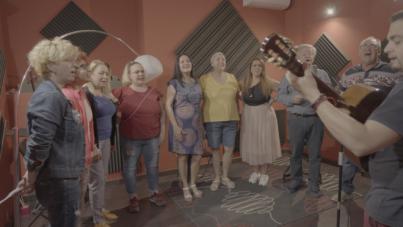 Las agrupaciones del Carnaval cantan juntas su oda optimista al futuro con “P’alante"
