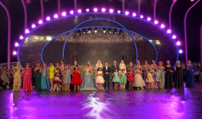 El Recinto Ferial se llena de Carnaval en el acto inauguración y sorteo del orden de candidatas
