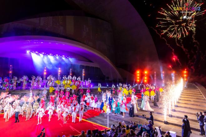Santa Cruz inaugura su Carnaval con un acto espectacular ante más de 800 personas