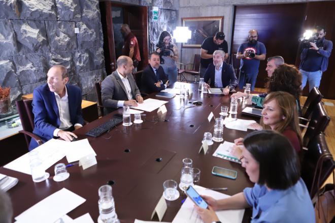 El Gobierno eleva un 9,23% su aportación económica a las dos capitales de Canarias