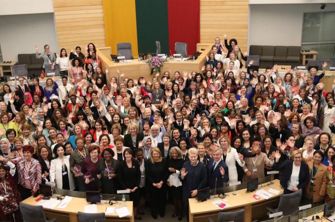 Darias comparte en el foro de mujeres líderes políticas los avances parlamentarios en igualdad