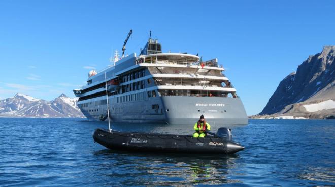 Las Palmas de Gran Canaria recibe por primera vez al World Explorer, un crucero para aventureros
