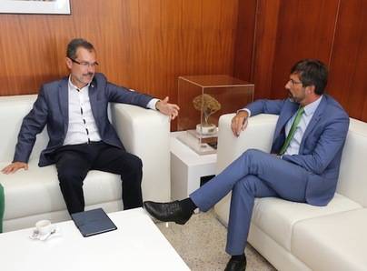 Cabildos del Eje Oriental coordinarán la cesión de suelos para vivienda pública