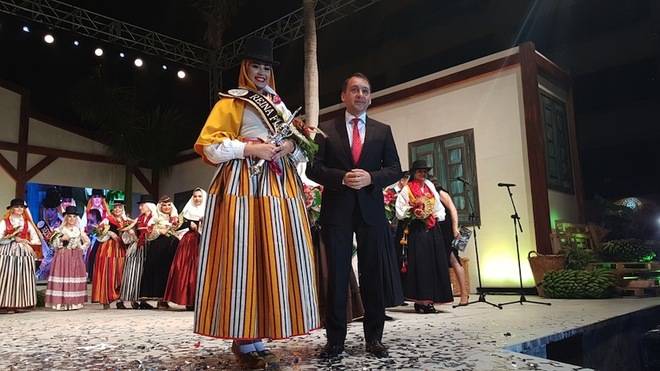 Cristina Yanes Jorge es la nueva Reina de las Fiestas de Mayo de Santa Cruz