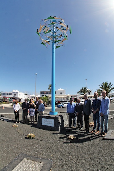 Una escultura móvil de César Manrique recuerda el 50 Aniversario de Puerto del Carmen como destino turístico