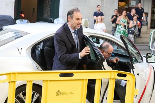 Ábalos no se reconoce en los audios y Koldo se niega a declarar