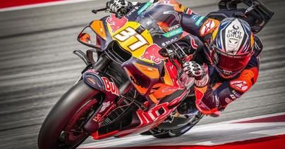 Acosta se impone en Catalunya mientras Martín y Bagnaia enfrentan la Q1 tras caídas
