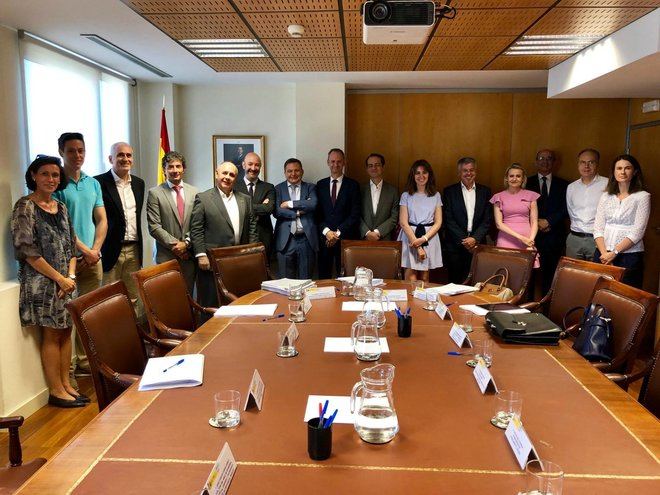 Hacienda acepta que los municipos usen su superávit para gastar en servicios