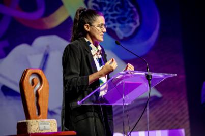 Adeje entrega el premio Abinque 2026 a Alba González Fernández