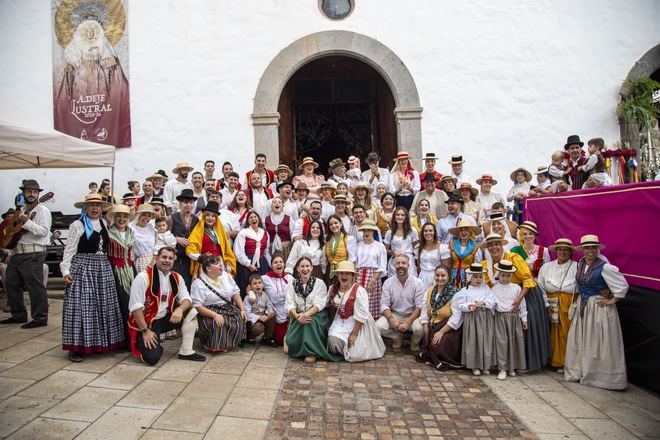 Adeje cierra sus Fiestas Patronales con la tradicional romería en honor