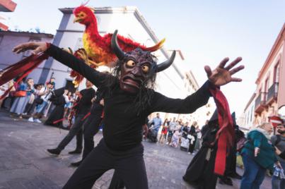 El desfile ‘Diablos y Tarasca’ conjuga simbolismo y tradición