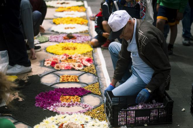 Abre el plazo para confeccionar alfombras en La Laguna