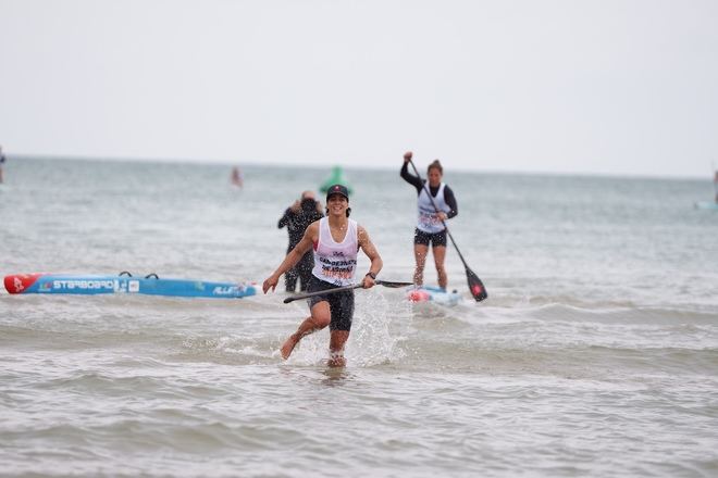 Alba Alonso firma un histórico triplete en el Campeonato de España de SUP 2026