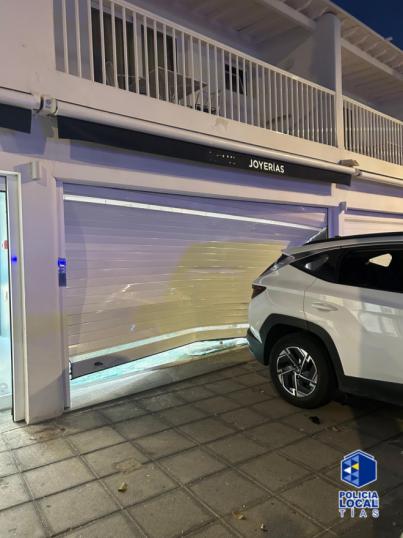 La Policía Local de Tías y la Guardia Civil detienen a dos personas tras frustrar un robo