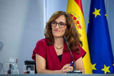 Nuevo anteproyecto de ley prohíbe el consumo de tabaco en más espacios públicos
