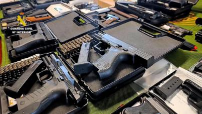 Desarticulada una organización criminal dedicada a la modificación y tráfico de armas de fuego en Sevilla y Tenerife