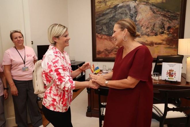 Astrid Pérez se reúne con la Fundación Carrera por la Vida
