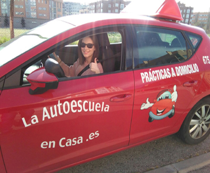 Competencia exige a Tráfico que no discrimine a las autoescuelas online