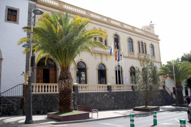 Adeje aprueba por unanimidad regular el alquiler vacacional