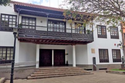 Lemes expulsa a dos concejales socialistas para alterar las mayorías