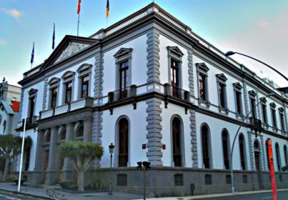 Santa Cruz lamenta la falta de información sobre la llegada del crucero con hantavirus